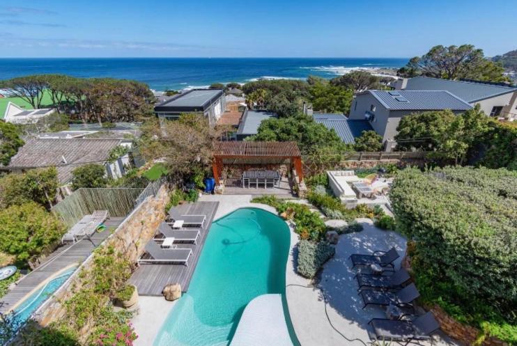 Guest house Far Horizons Camps Bay 4*