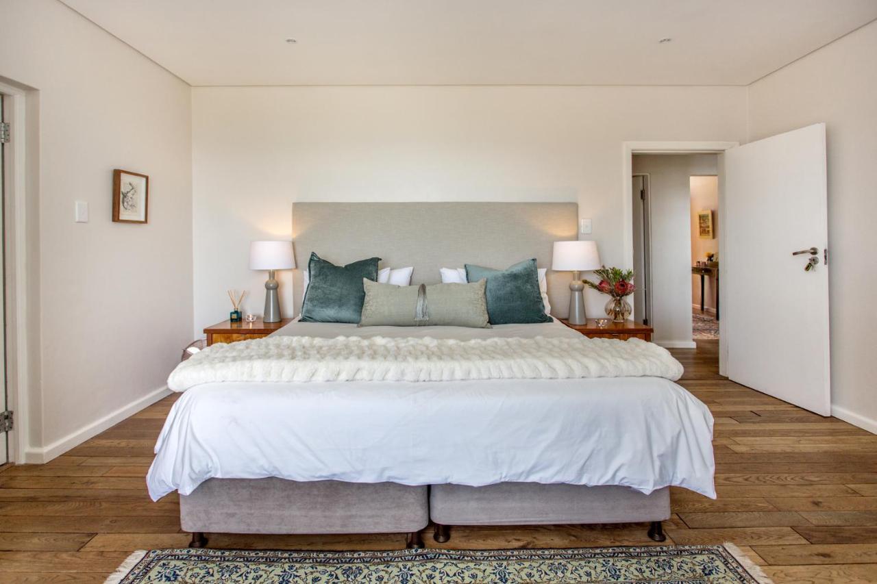 Guest house Far Horizons Camps Bay 4*