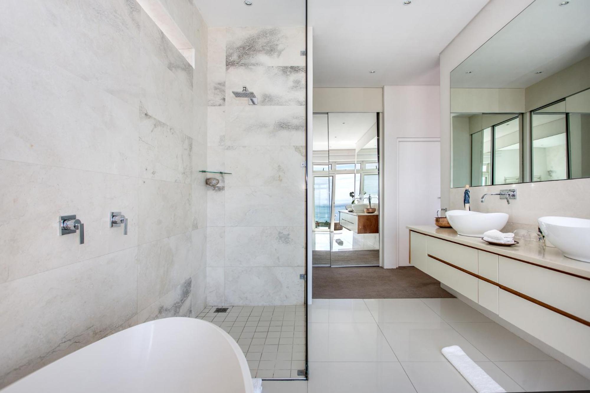 Far Horizons Camps Bay 4* Cape Town