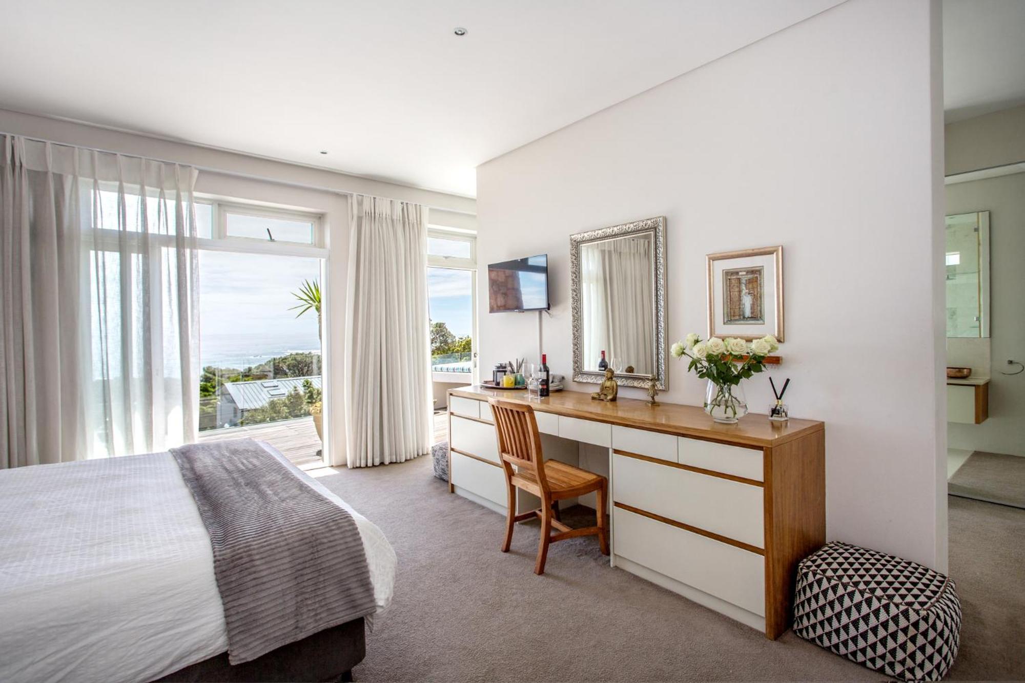 Far Horizons Camps Bay Guest house Cape Town