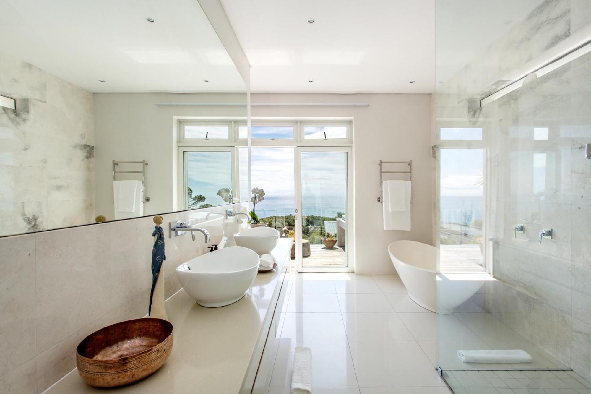 Far Horizons Camps Bay 4*